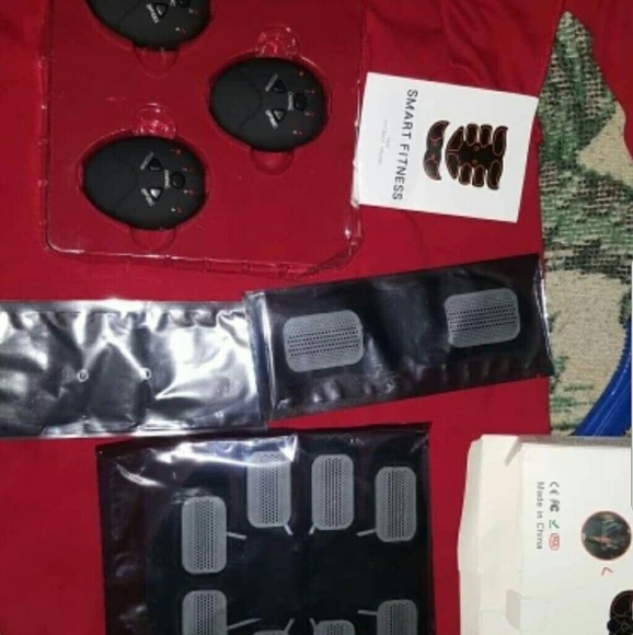 Abs Stimulator, Portable Muscle Trainer with Rhyth - Picture 5 of 8